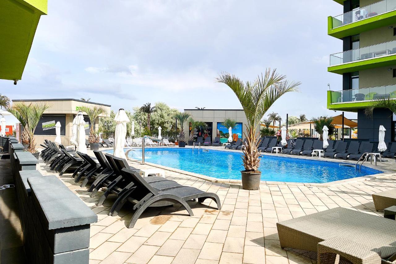 Moonlight Studio - Spa N Pools Beach Resort 마마이아 외부 사진